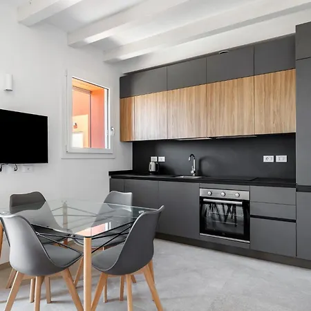 Le Dodici Porte - De Maria 7 By District *