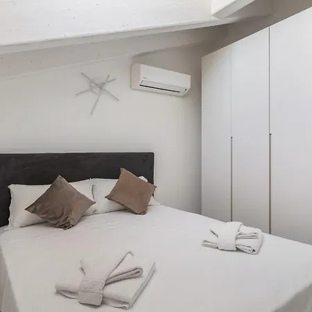 Le Dodici Porte - De Maria 7 By District Bologna