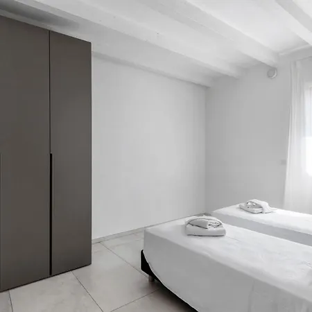 Le Dodici Porte - De Maria 7 By District *